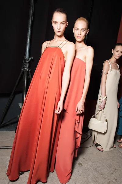 Look 95
